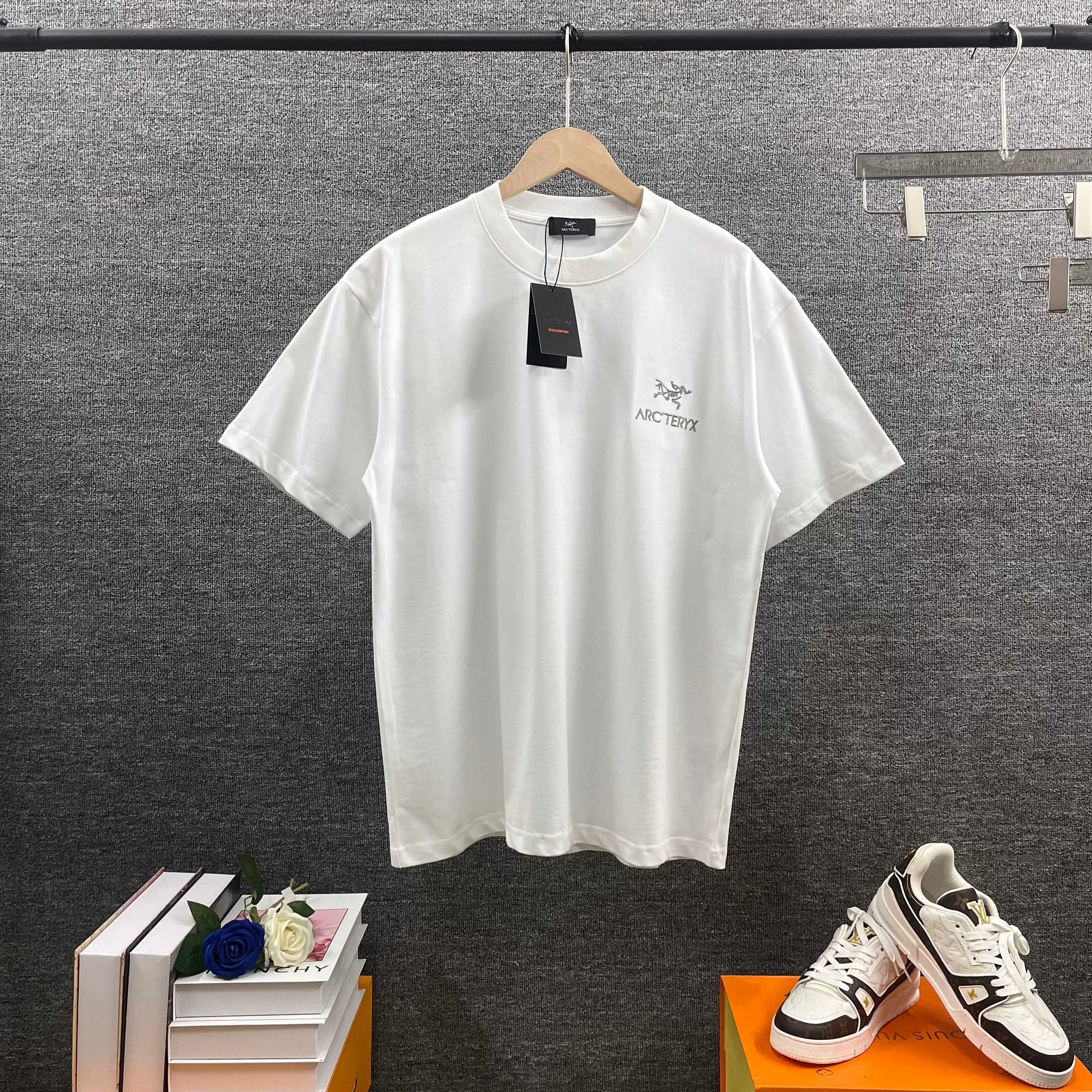 AR*C'TE*RYX* * 2026 New Arrival Classic logo T Same Style ：Black White Red Size： S （90-130 ） M （120-150 ） L （140-165 ） XL （160-180 ） XXL （180 ）